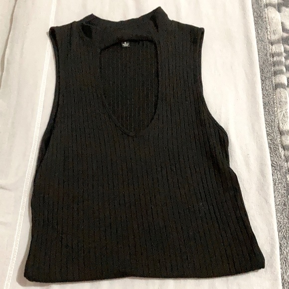 Crop top - Picture 1 of 1